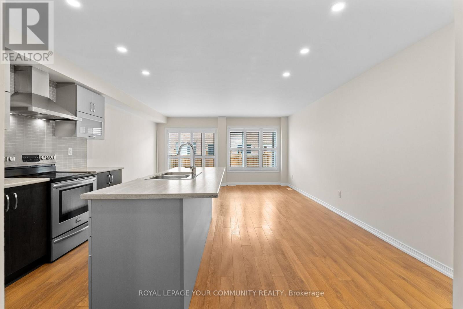 60 Golden Springs Drive, Brampton, Ontario  L7A 4N6 - Photo 7 - W12614322