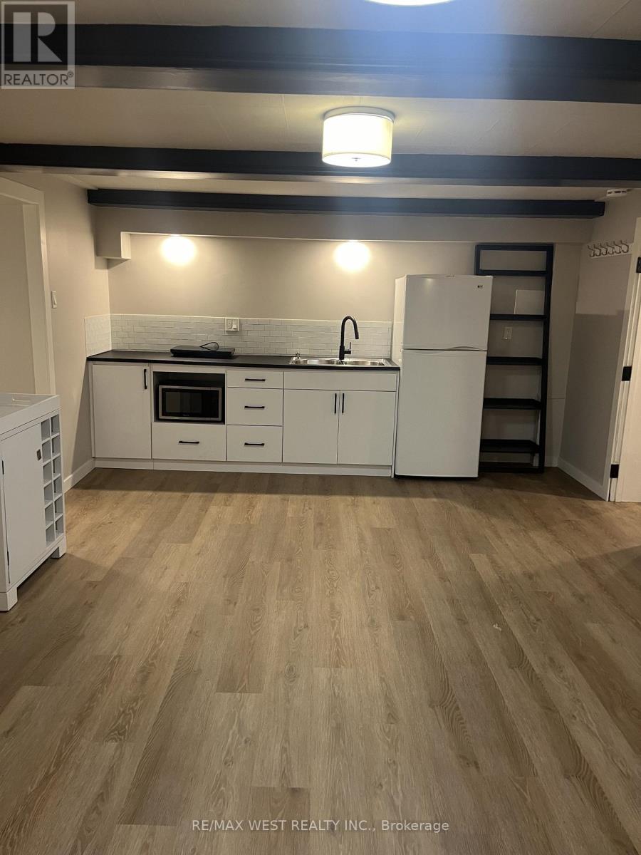 B1 - 35 Lilywood Road, Toronto, Ontario  M6B 1V6 - Photo 4 - W12614334