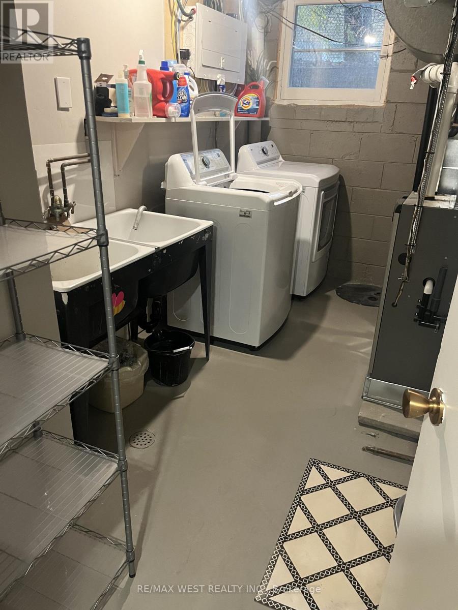 B1 - 35 Lilywood Road, Toronto, Ontario  M6B 1V6 - Photo 6 - W12614334