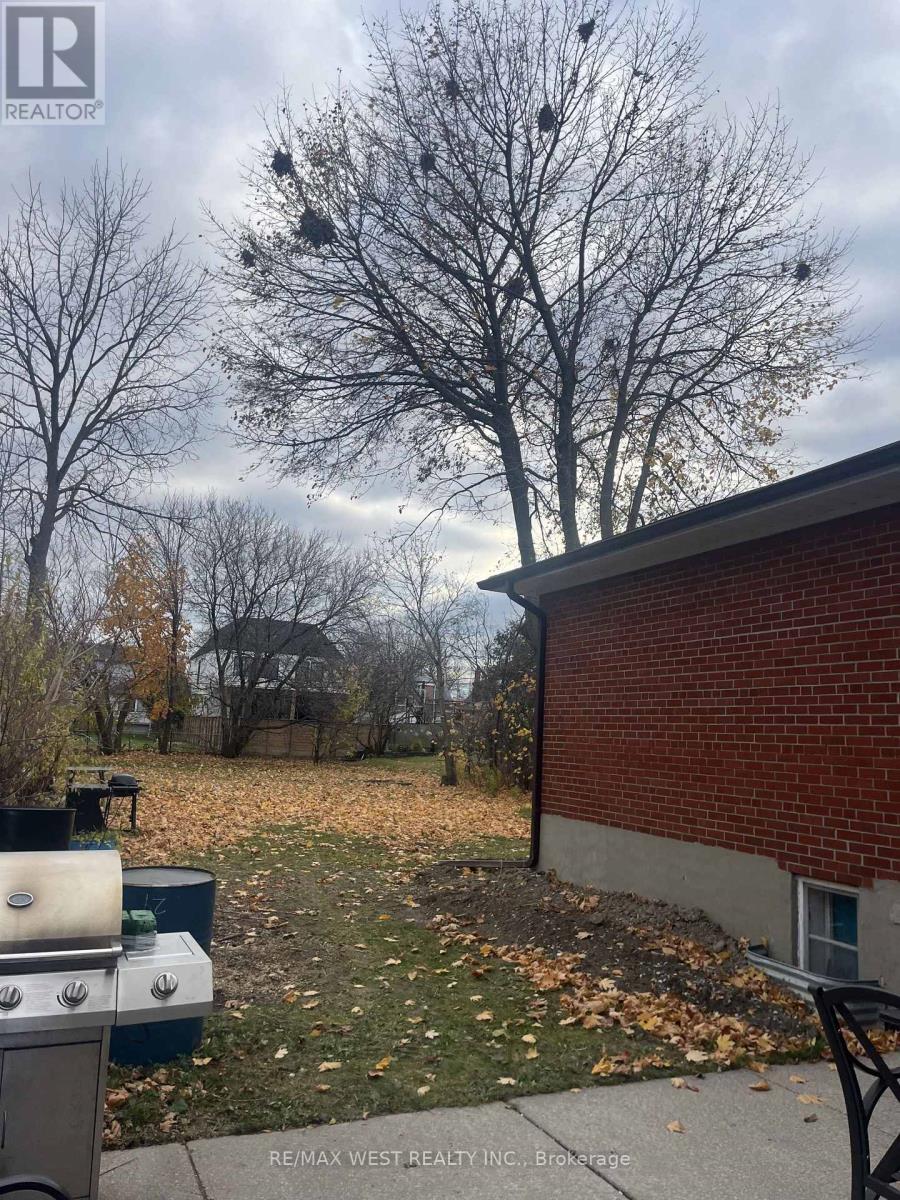 B1 - 35 Lilywood Road, Toronto, Ontario  M6B 1V6 - Photo 8 - W12614334