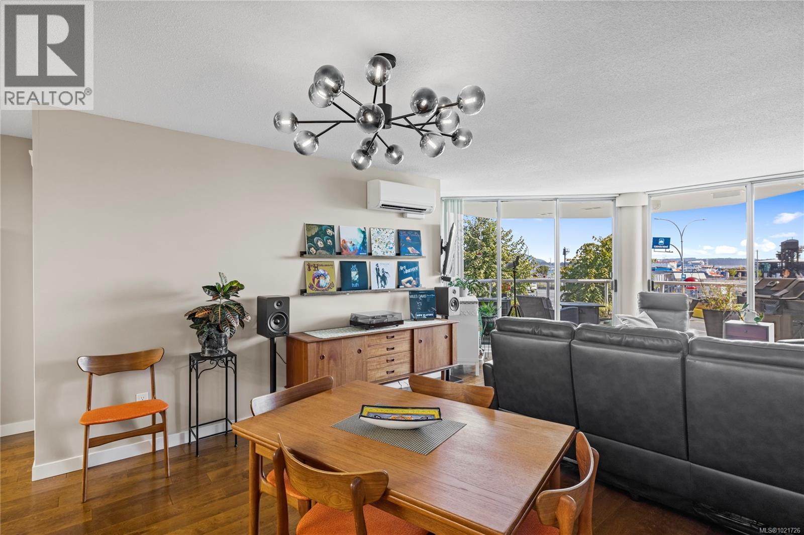 206 158 Promenade Dr, Nanaimo, British Columbia  V9R 6M7 - Photo 3 - 1021726