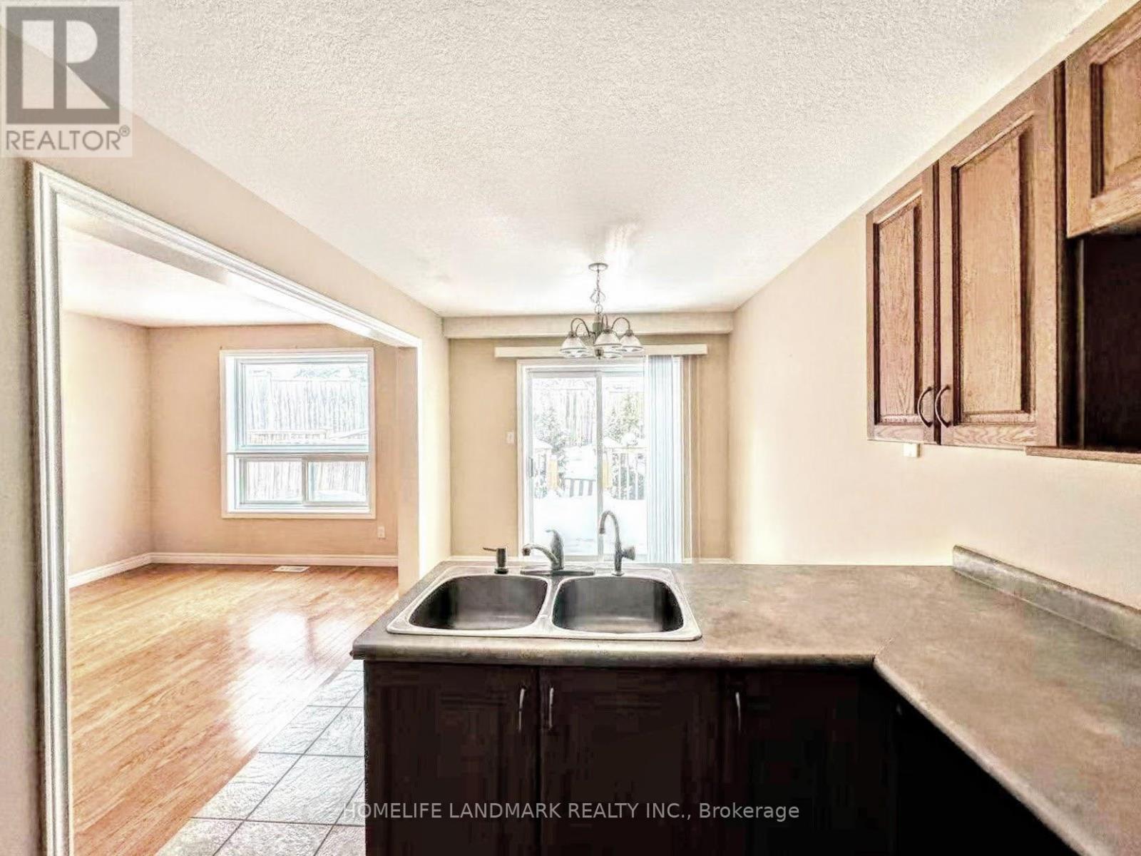 687b Wild Ginger Avenue, Waterloo, Ontario  N2V 2T2 - Photo 3 - X12589714