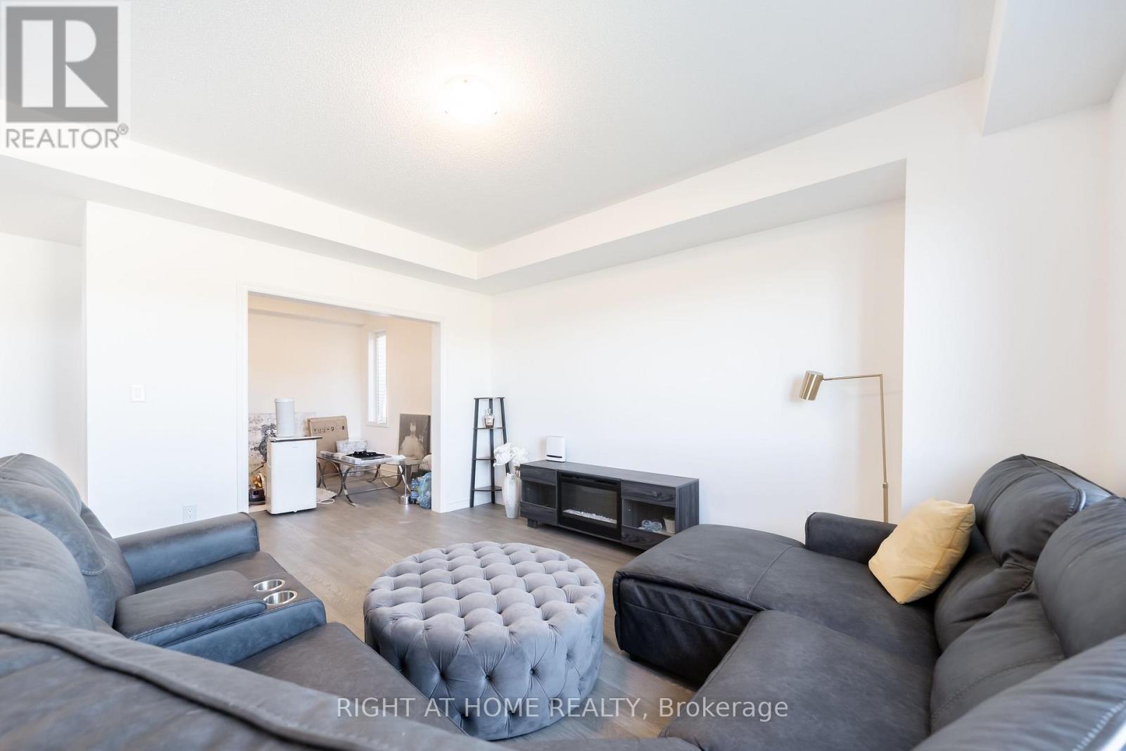 32 Hillcroft Way, Kawartha Lakes, Ontario  K0M 1A0 - Photo 12 - X12614336