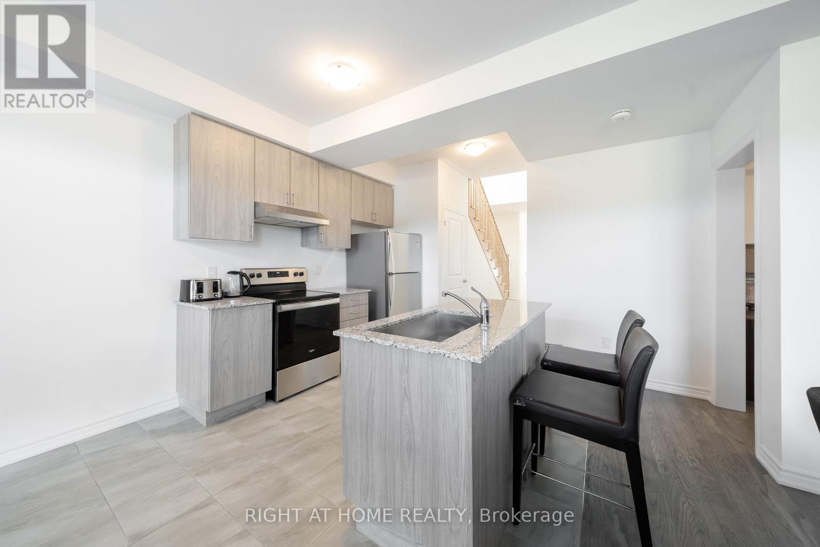 32 Hillcroft Way, Kawartha Lakes, Ontario  K0M 1A0 - Photo 14 - X12614336