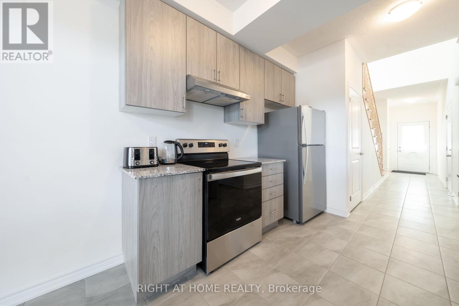 32 Hillcroft Way, Kawartha Lakes, Ontario  K0M 1A0 - Photo 16 - X12614336