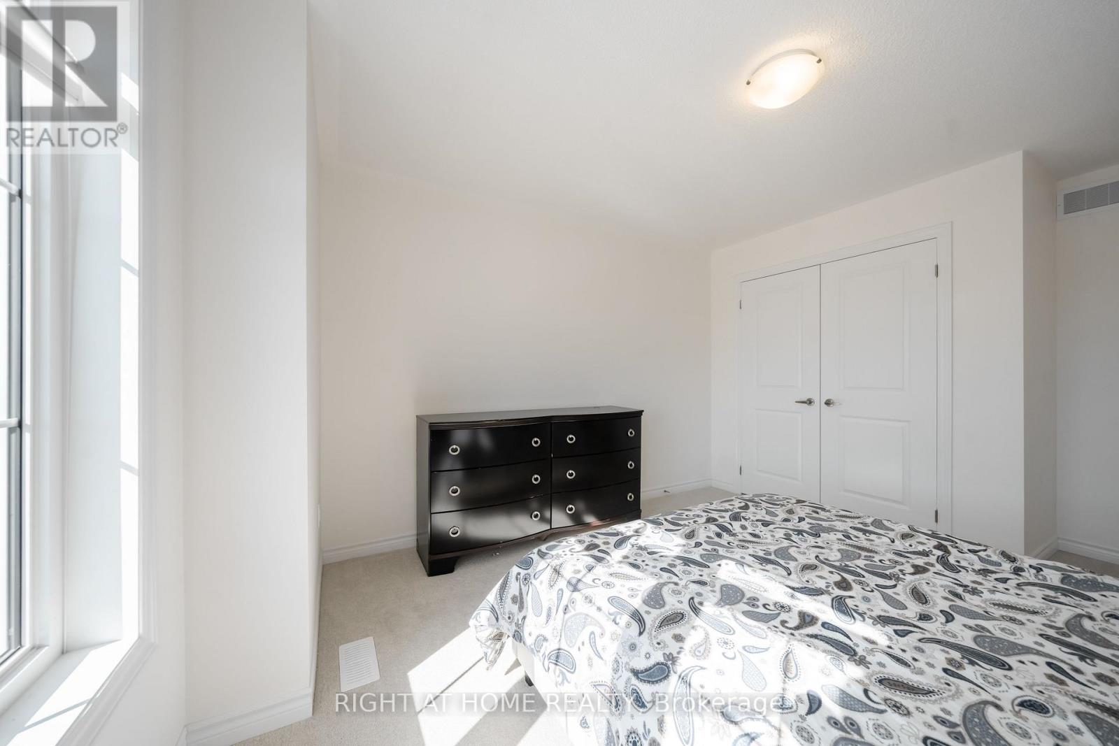 32 Hillcroft Way, Kawartha Lakes, Ontario  K0M 1A0 - Photo 18 - X12614336