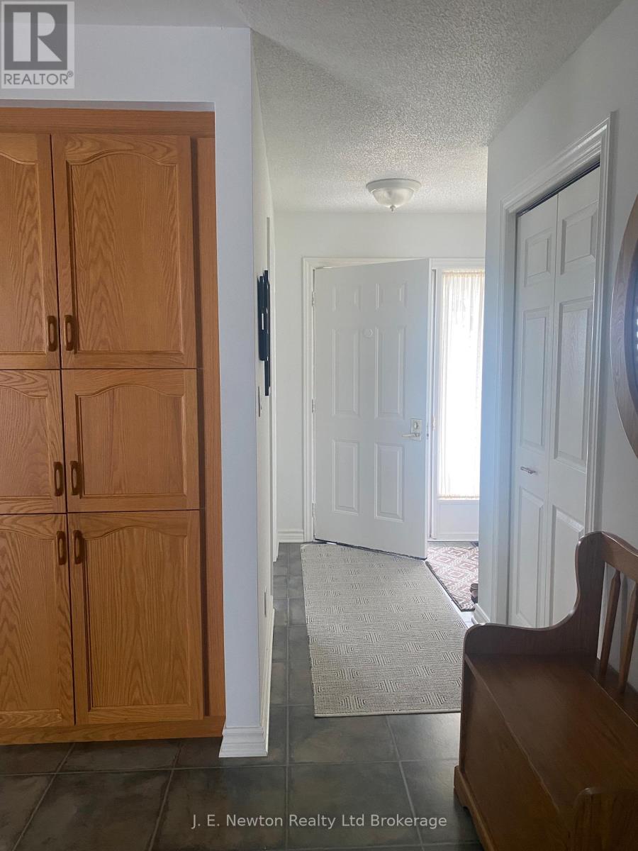 11 Sinclair Drive, Tillsonburg, Ontario N4G 5L6 - Photo 10 - X12614402