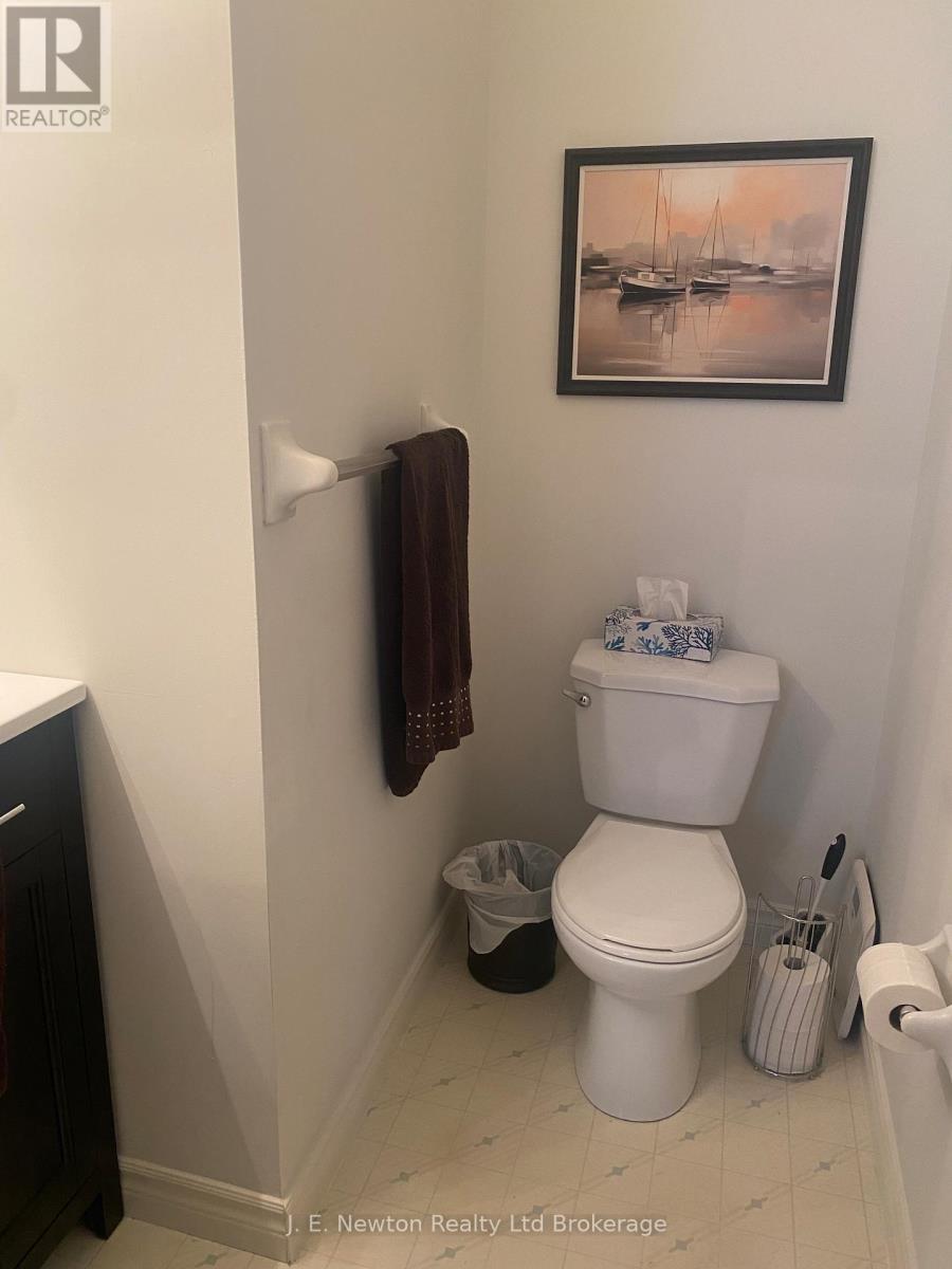 11 Sinclair Drive, Tillsonburg, Ontario N4G 5L6 - Photo 12 - X12614402