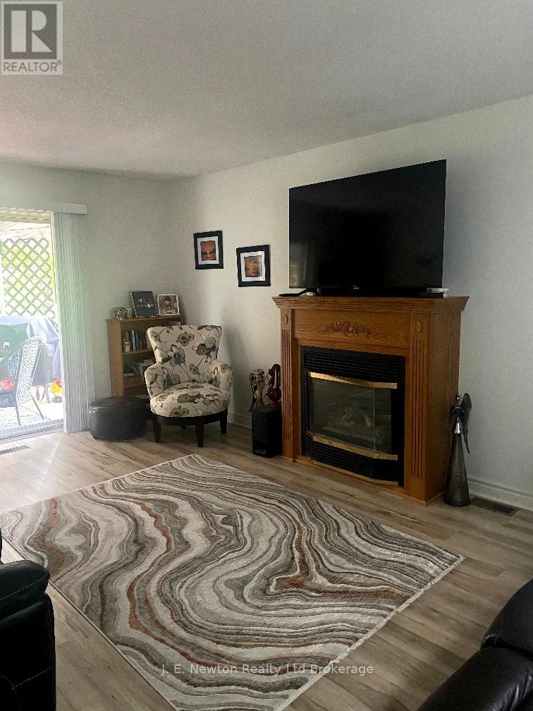 11 Sinclair Drive, Tillsonburg, Ontario N4G 5L6 - Photo 2 - X12614402