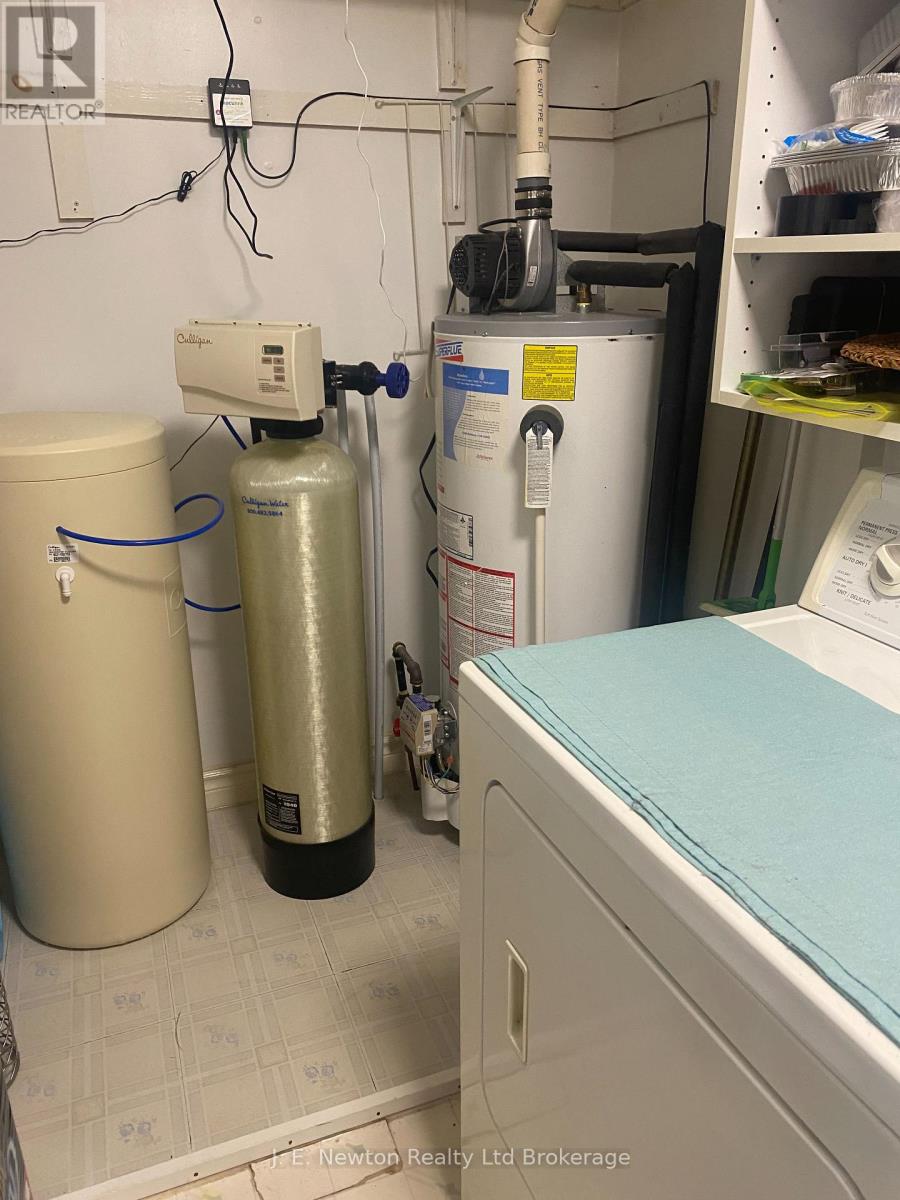 11 Sinclair Drive, Tillsonburg, Ontario N4G 5L6 - Photo 4 - X12614402