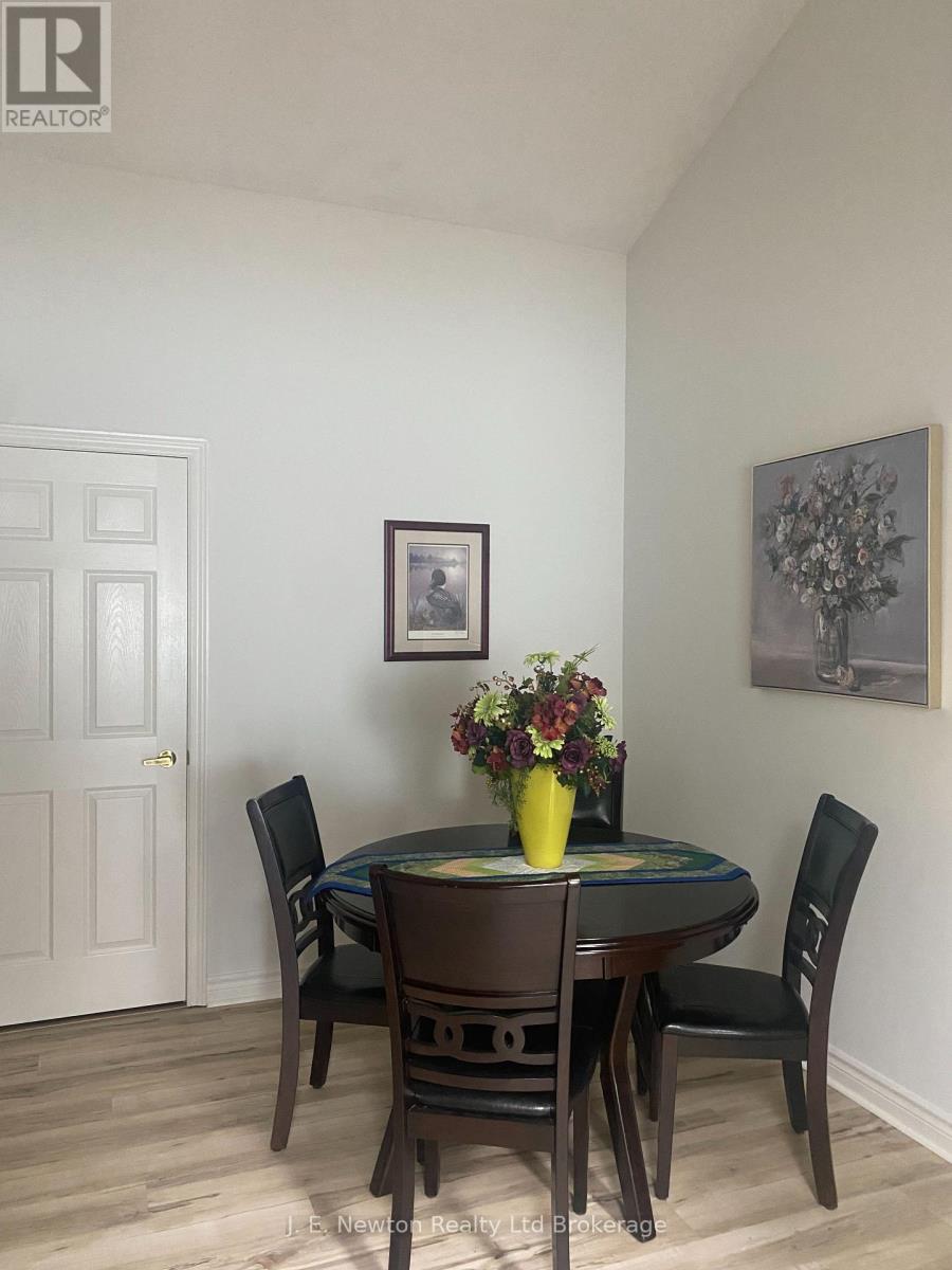 11 Sinclair Drive, Tillsonburg, Ontario N4G 5L6 - Photo 6 - X12614402