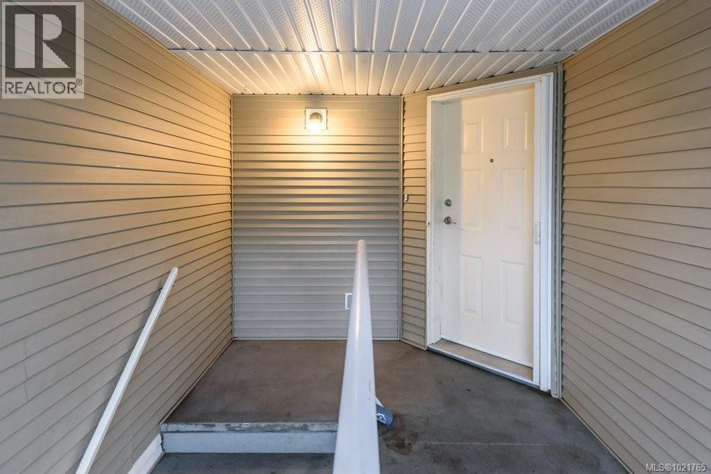 211 130 Back Rd, Courtenay, British Columbia  V9N 3W6 - Photo 5 - 1021765