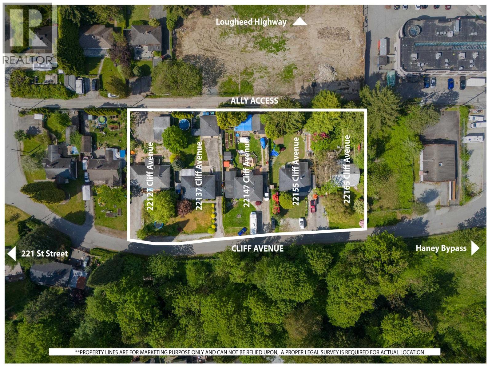 22119 Cliff Avenue, Maple Ridge, British Columbia  V2X 2L4 - Photo 2 - R3073107