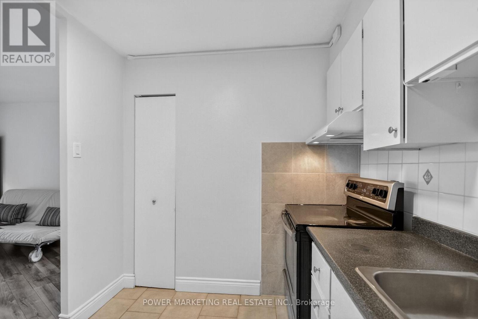 107 - 1380 Prince Of Wales Drive, Ottawa, Ontario  K2C 3N5 - Photo 35 - X12614414