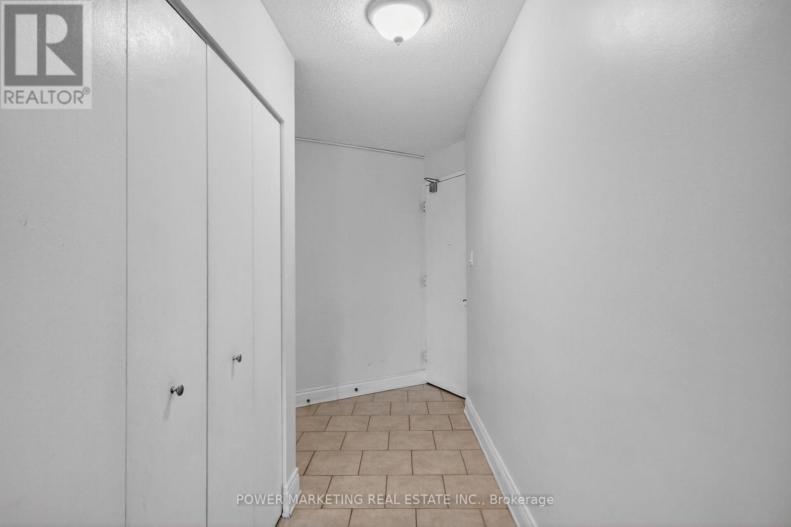 107 - 1380 Prince Of Wales Drive, Ottawa, Ontario  K2C 3N5 - Photo 7 - X12614414