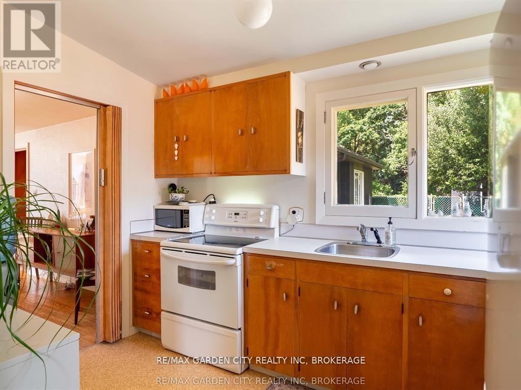 46 Henley Drive, St. Catharines, Ontario  L2N 4A9 - Photo 20 - X12614398