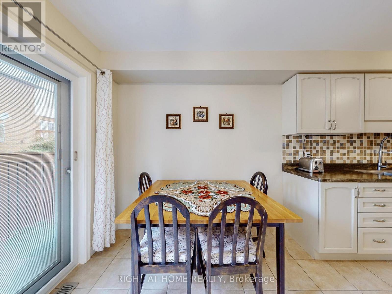 124 Peachwood Crescent, Hamilton, Ontario  L8E 5Z8 - Photo 16 - X12491054