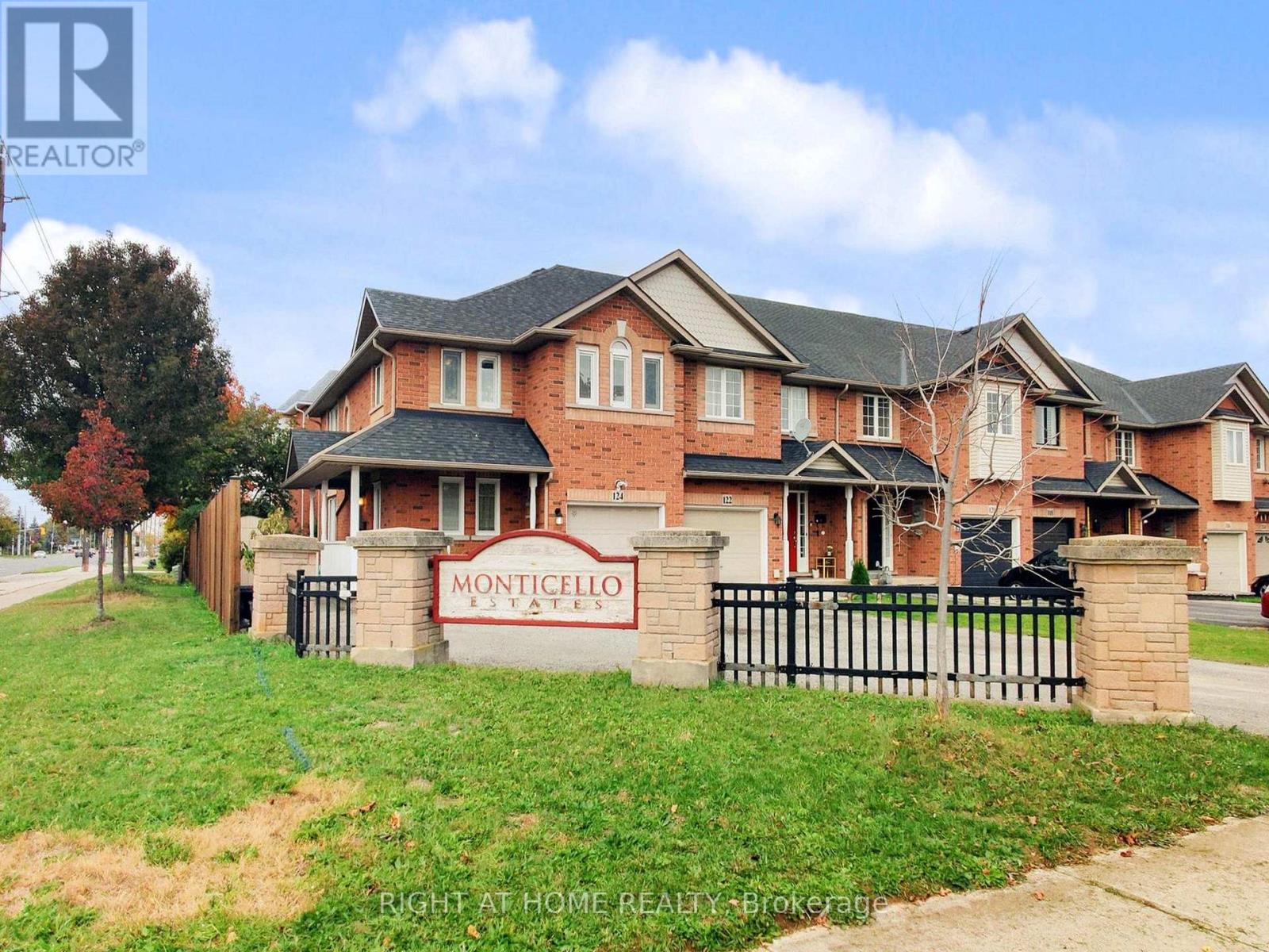 124 Peachwood Crescent, Hamilton, Ontario  L8E 5Z8 - Photo 3 - X12491054