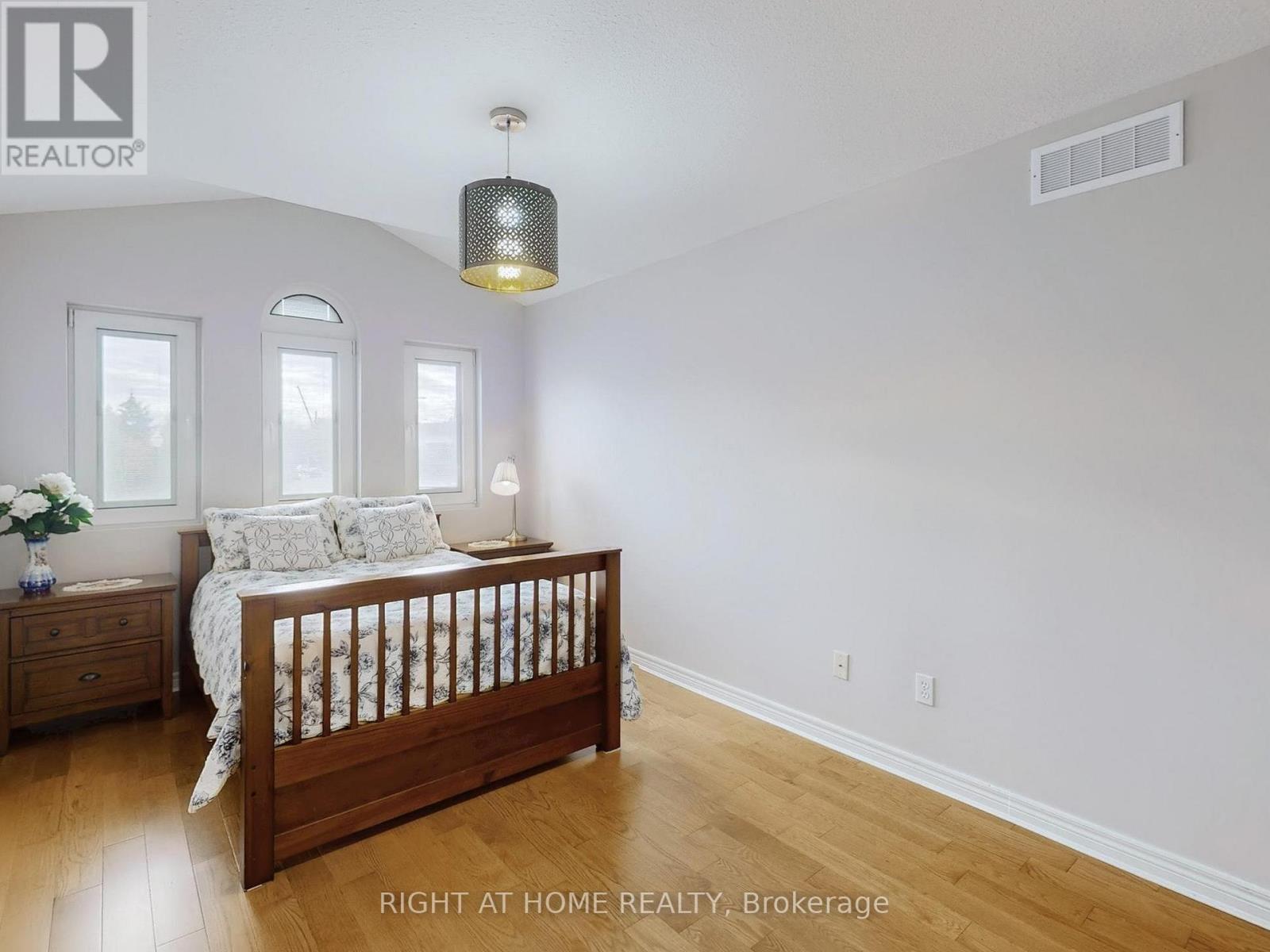 124 Peachwood Crescent, Hamilton, Ontario  L8E 5Z8 - Photo 30 - X12491054