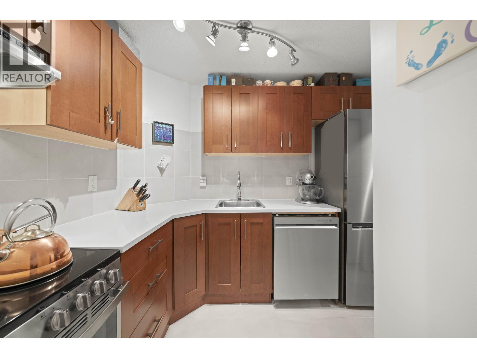 213 436 Seventh Street, New Westminster, British Columbia  V3M 3L3 - Photo 16 - R3073127