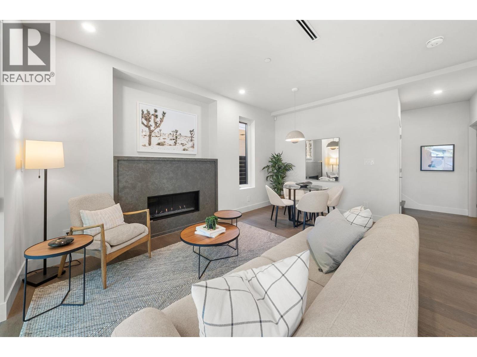 1 638 E 46th Avenue, Vancouver, British Columbia  V5W 2A3 - Photo 2 - R3073136