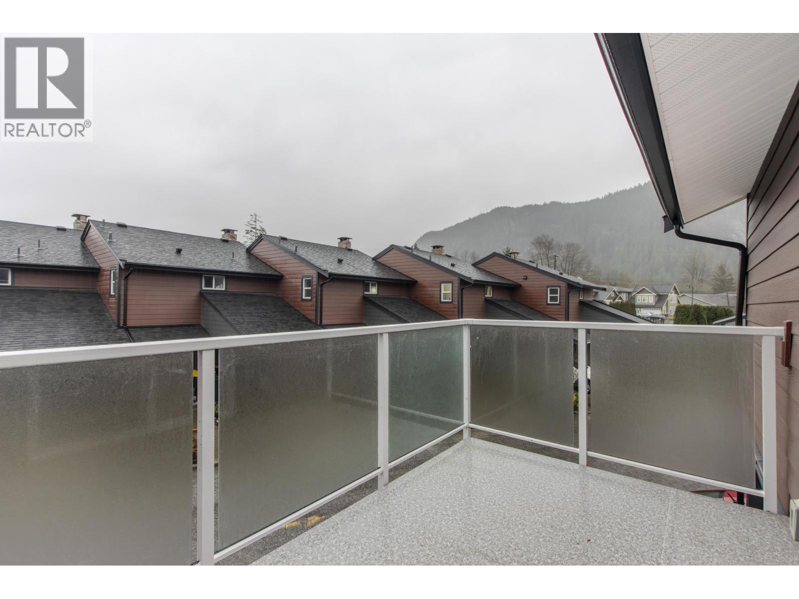 10 1500 Judd Road, Squamish, British Columbia  V0N 1T0 - Photo 2 - R3073148