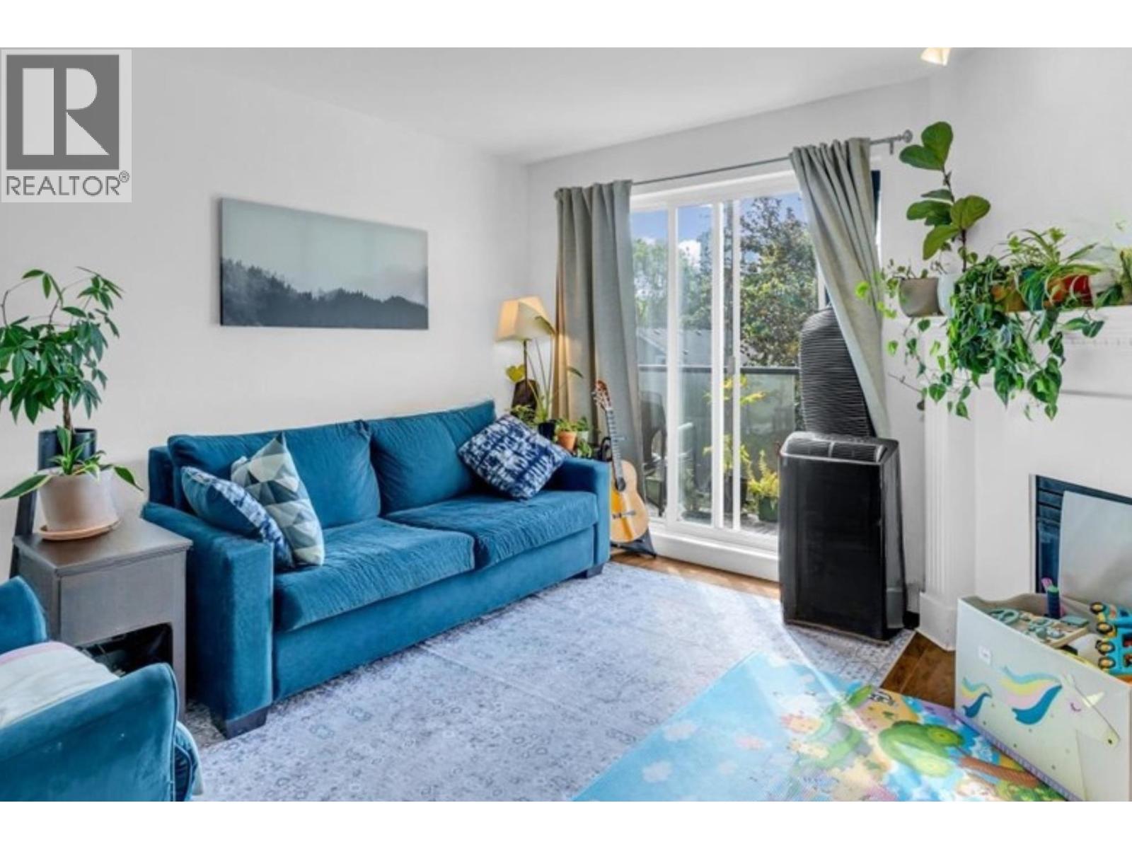 307 876 W 16th Avenue, Vancouver, British Columbia  V5Z 3T8 - Photo 1 - R3073156