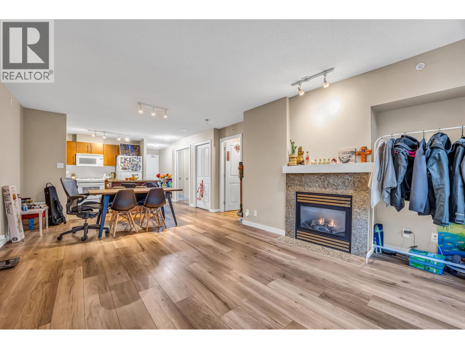 201 2138 Madison Avenue, Burnaby, British Columbia  V5C 6T5 - Photo 5 - R3073160