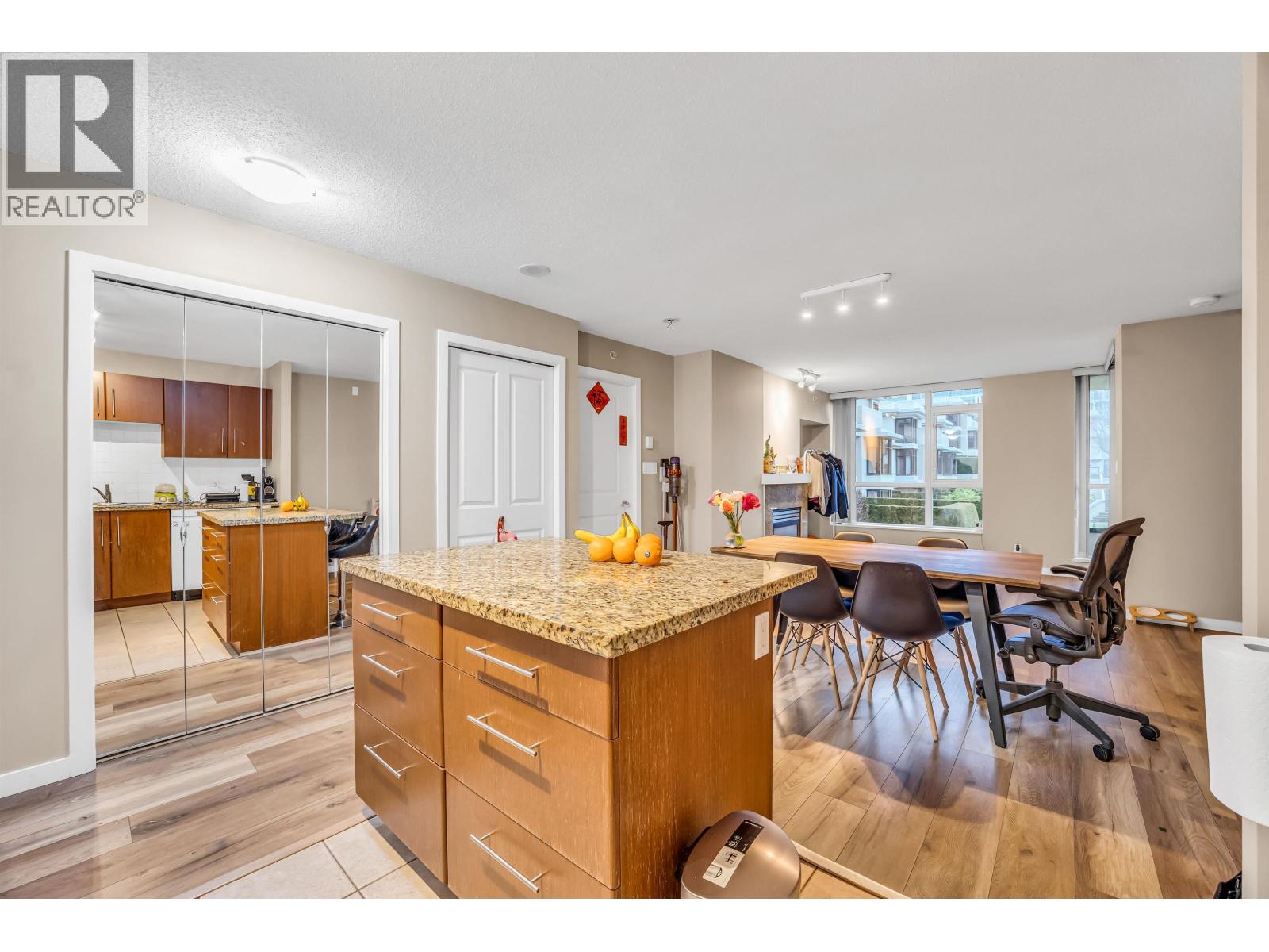 201 2138 Madison Avenue, Burnaby, British Columbia  V5C 6T5 - Photo 9 - R3073160