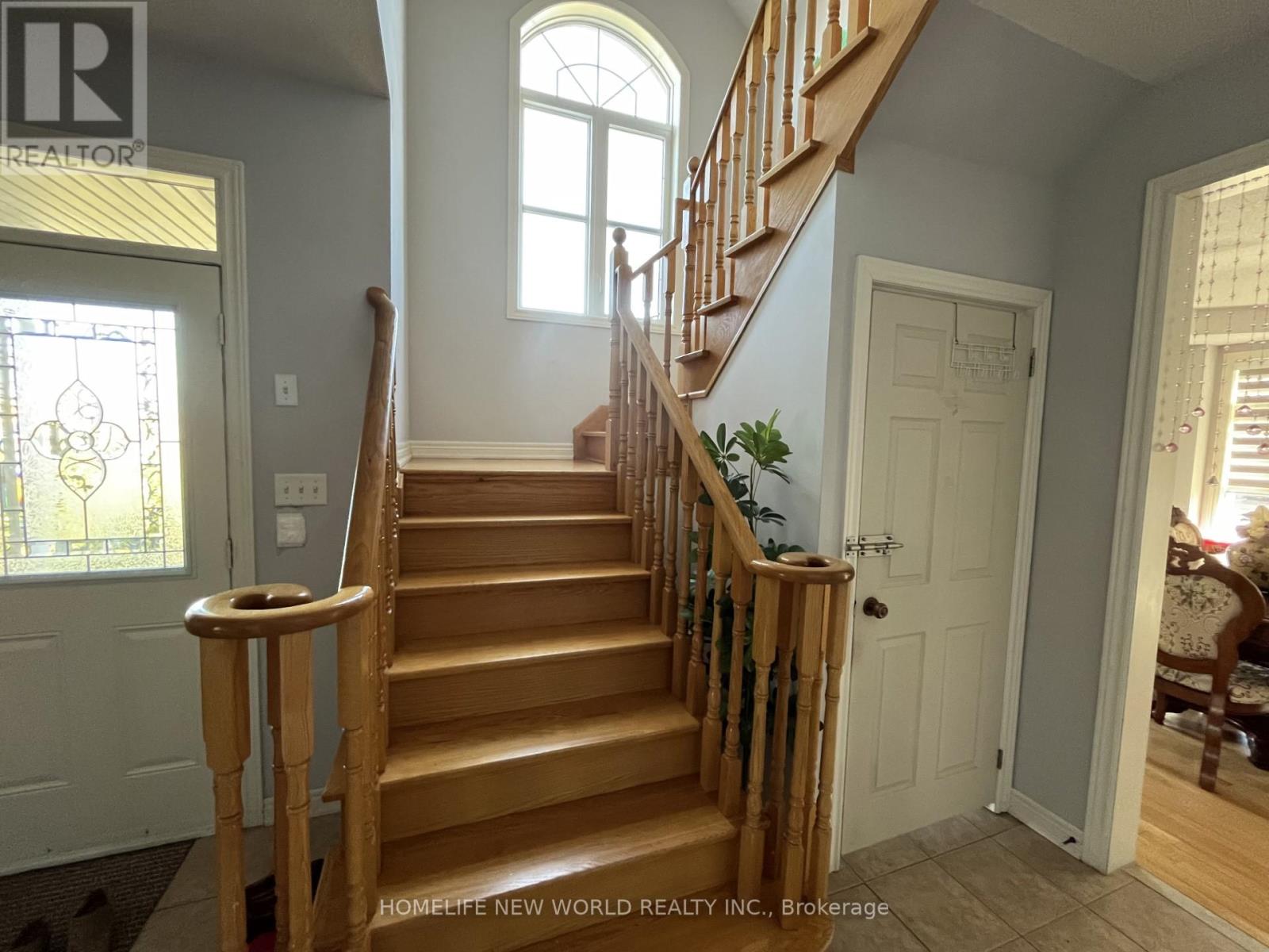 667 Peter Rupert Avenue, Vaughan, Ontario  L6A 0S2 - Photo 2 - N12614404