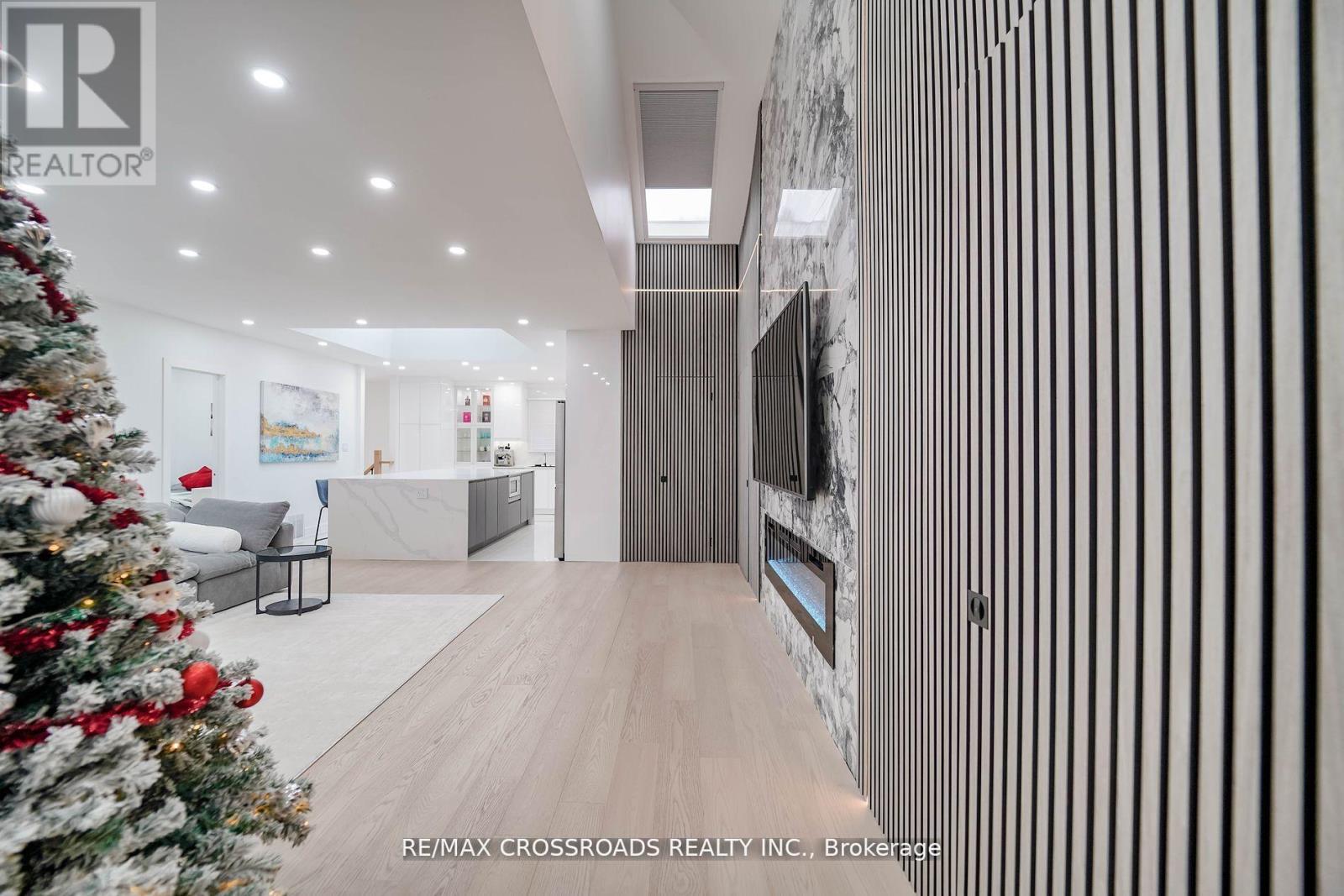 7118 YONGE STREET, Innisfil, Ontario