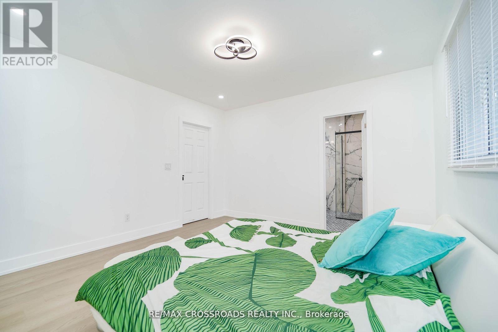 7118 Yonge Street, Innisfil, Ontario  L9S 4P3 - Photo 10 - N12614418