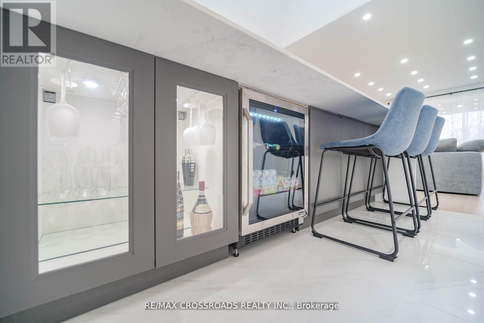 7118 Yonge Street, Innisfil, Ontario  L9S 4P3 - Photo 21 - N12614418