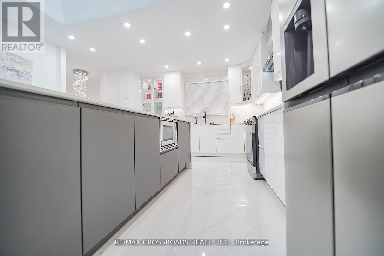 7118 Yonge Street, Innisfil, Ontario  L9S 4P3 - Photo 22 - N12614418