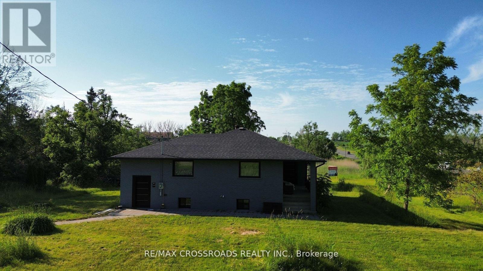 7118 Yonge Street, Innisfil, Ontario  L9S 4P3 - Photo 3 - N12614418