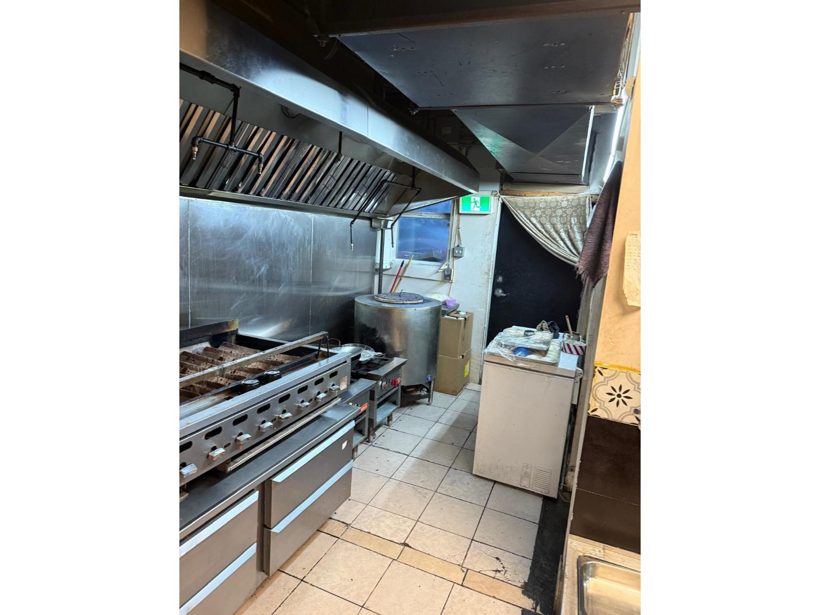 102 9557 120 Street, Delta, British Columbia  V0V 0V0 - Photo 1 - C8074401