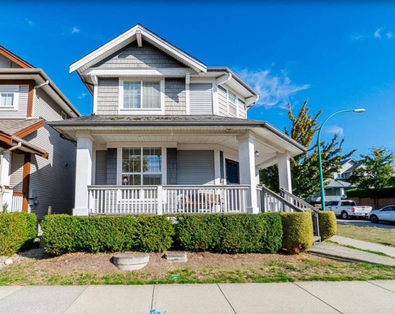 Basement 690x 190 Street, Surrey, British Columbia  V4N 5P1 - Photo 1 - R3072946