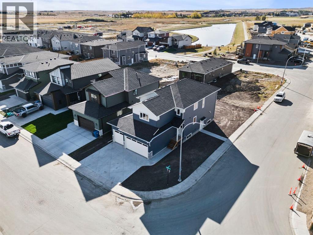 723 Mandalay Link, Carstairs, Alberta  T0M 0N0 - Photo 2 - A2269700