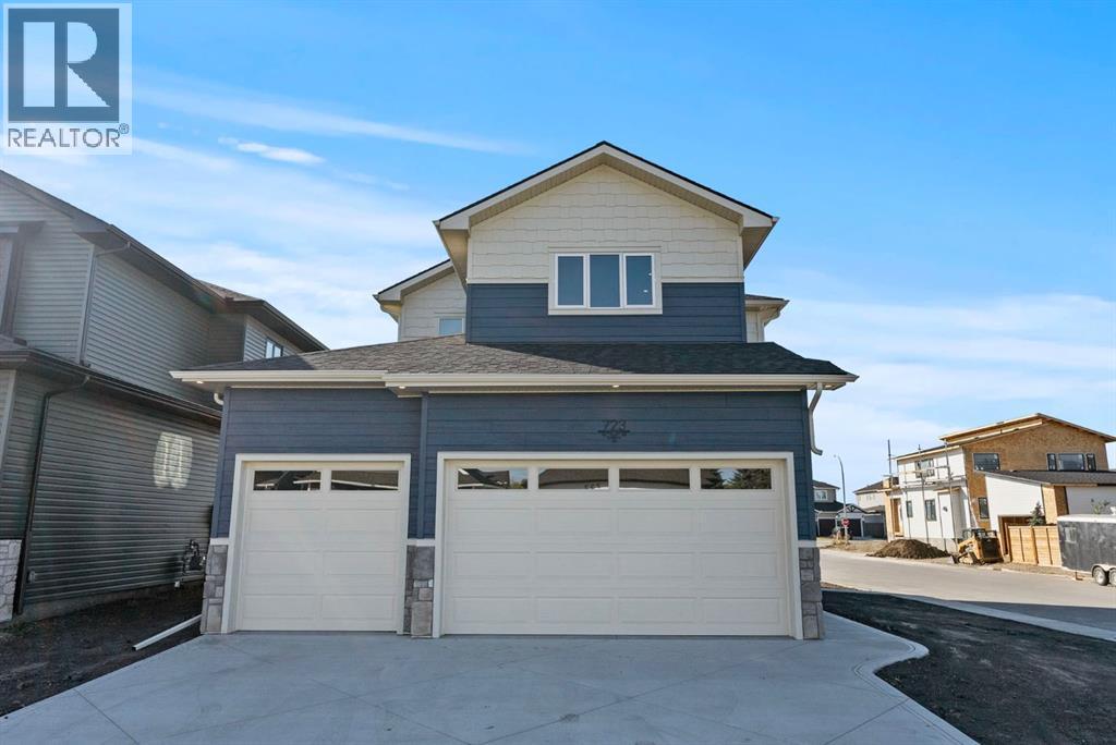 723 Mandalay Link, Carstairs, Alberta  T0M 0N0 - Photo 3 - A2269700