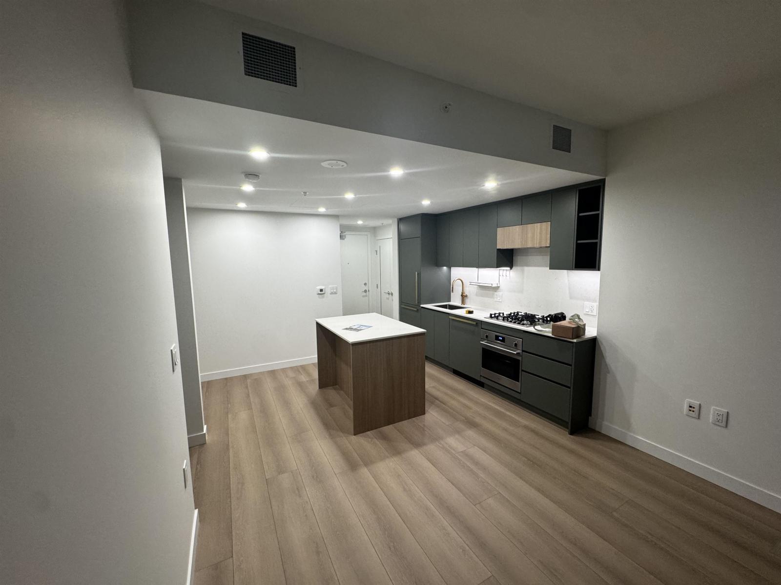 3106 13583 98a Ave, Surrey, British Columbia  V3T 3Z7 - Photo 3 - R3072648