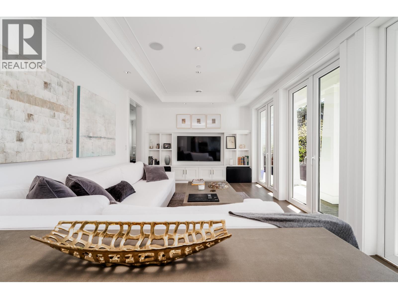 2040 W 58th Avenue, Vancouver, British Columbia  V6P 1X4 - Photo 4 - R3062288