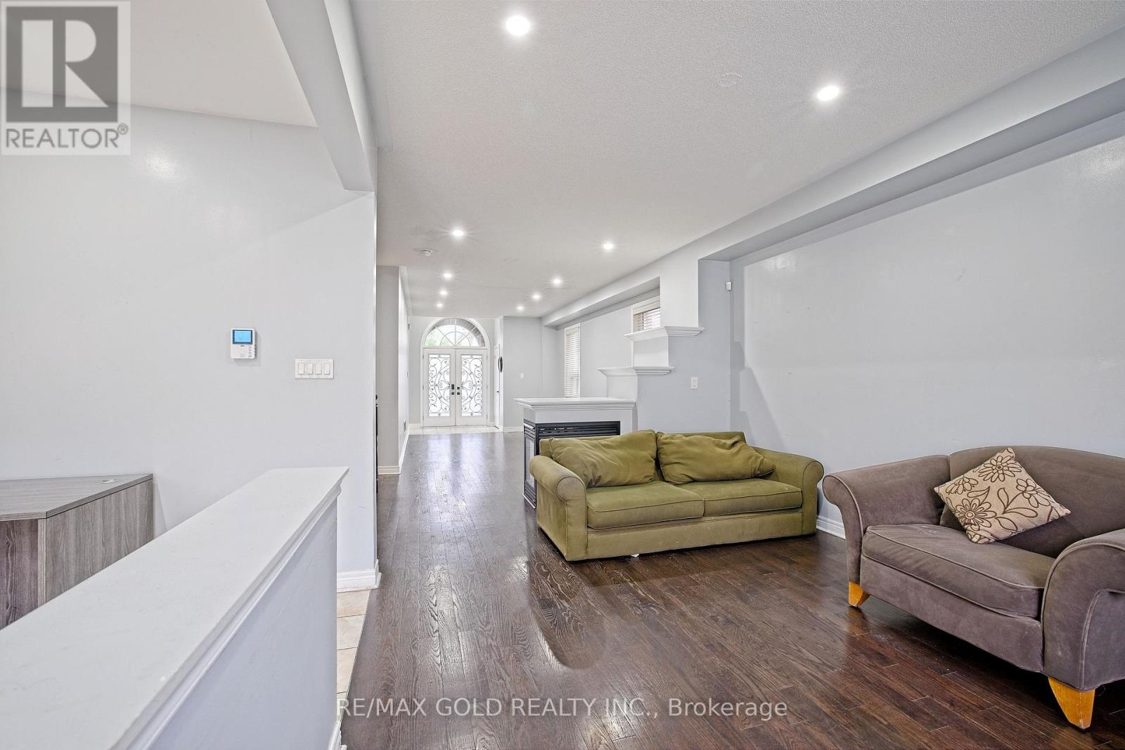 35 Abitibi Lake Drive, Brampton, Ontario  L6R 0Y3 - Photo 11 - W12614384