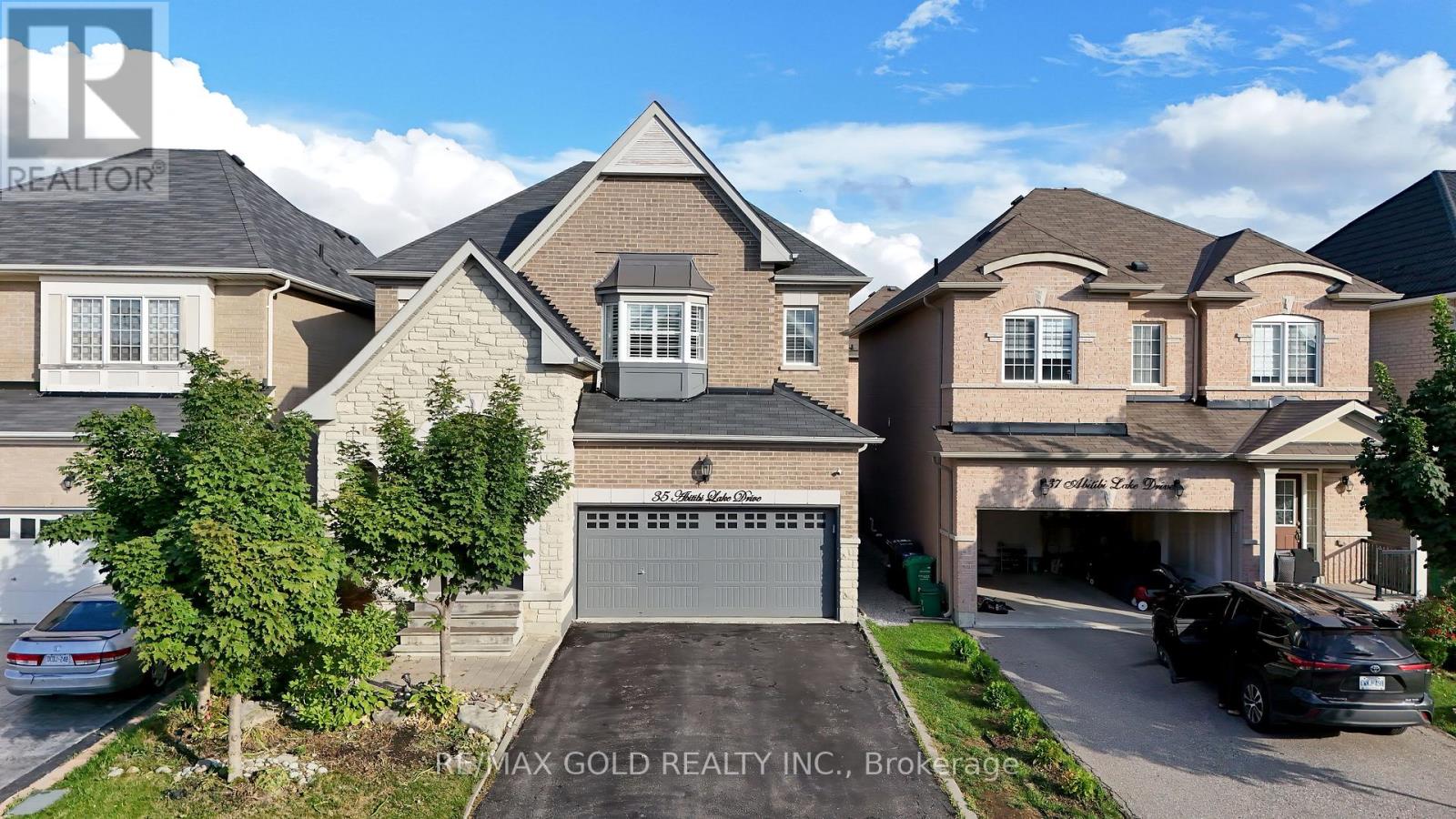 35 Abitibi Lake Drive, Brampton, Ontario  L6R 0Y3 - Photo 2 - W12614384