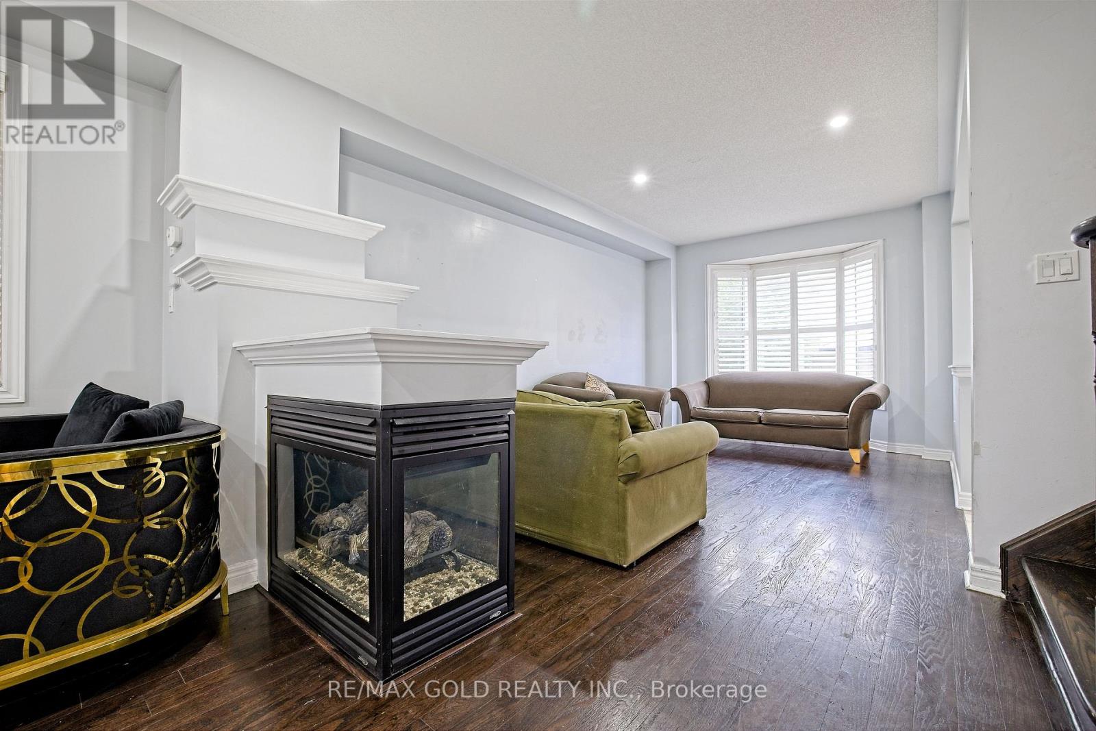 35 Abitibi Lake Drive, Brampton, Ontario  L6R 0Y3 - Photo 9 - W12614384