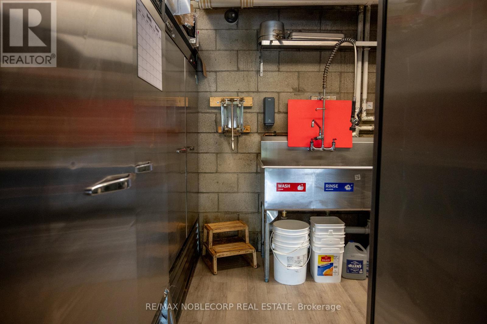 1205 Queen Street W, Toronto, Ontario  M6K 0B9 - Photo 18 - W12614386