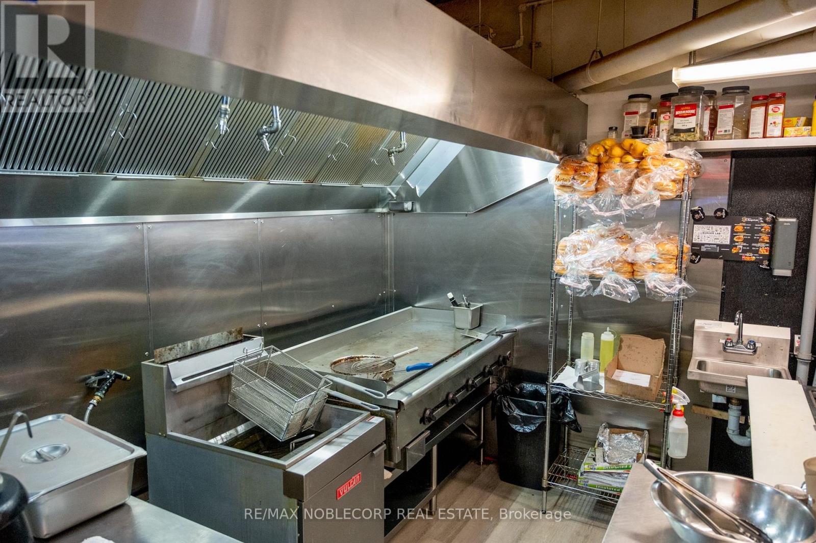 1205 Queen Street W, Toronto, Ontario  M6K 0B9 - Photo 19 - W12614386