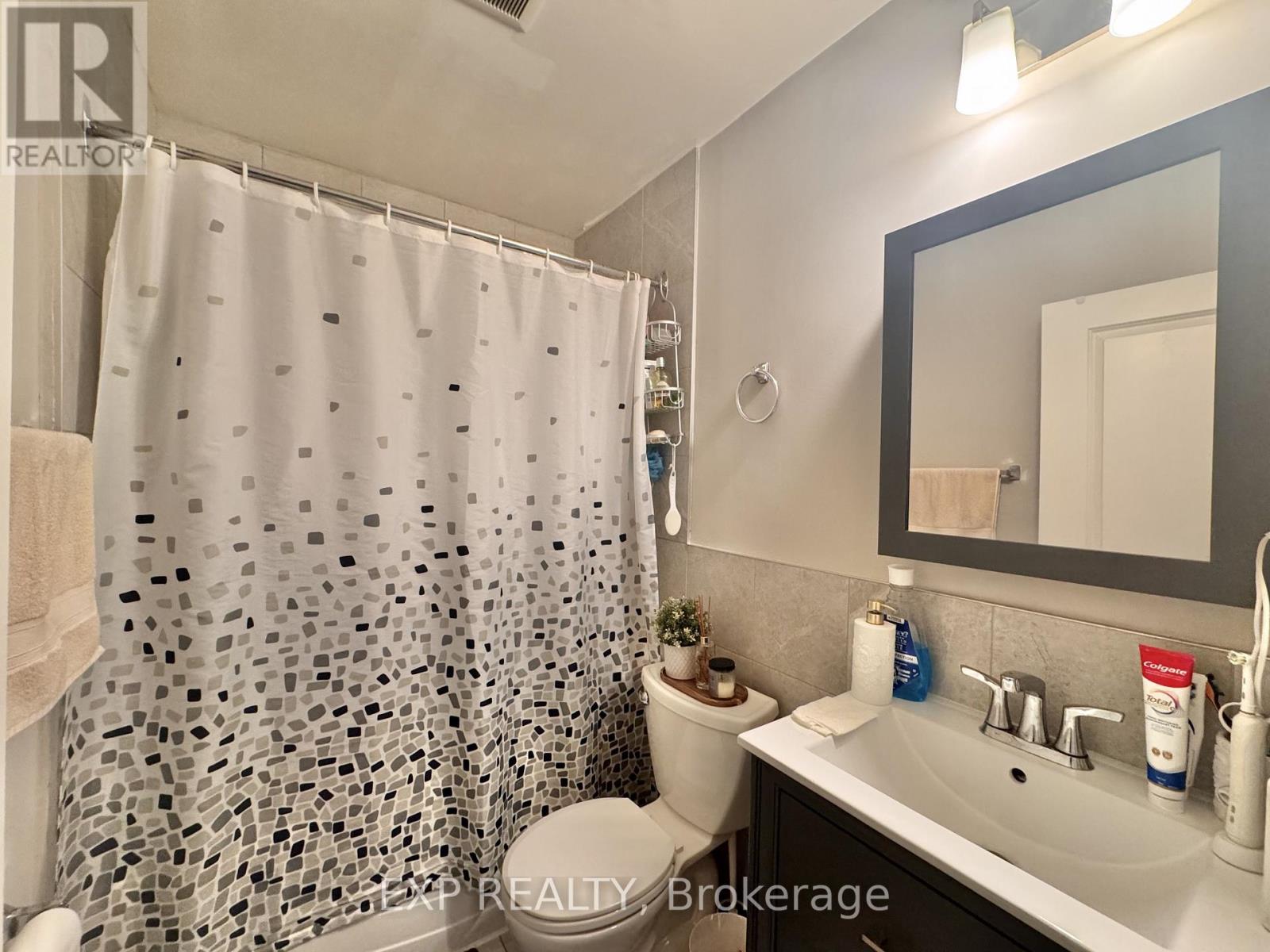 204 - 5 Paisley Boulevard E, Mississauga, Ontario  L6A 1P3 - Photo 11 - W12614390