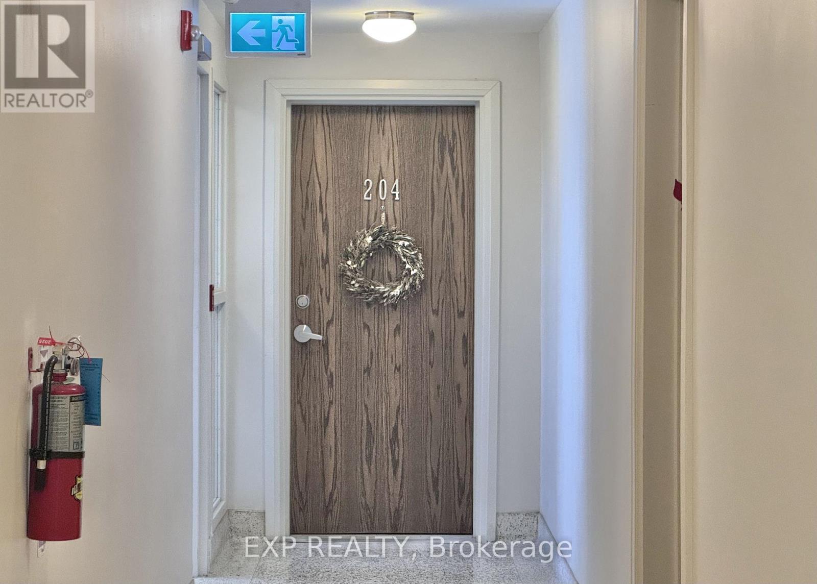 204 - 5 Paisley Boulevard E, Mississauga, Ontario  L6A 1P3 - Photo 2 - W12614390