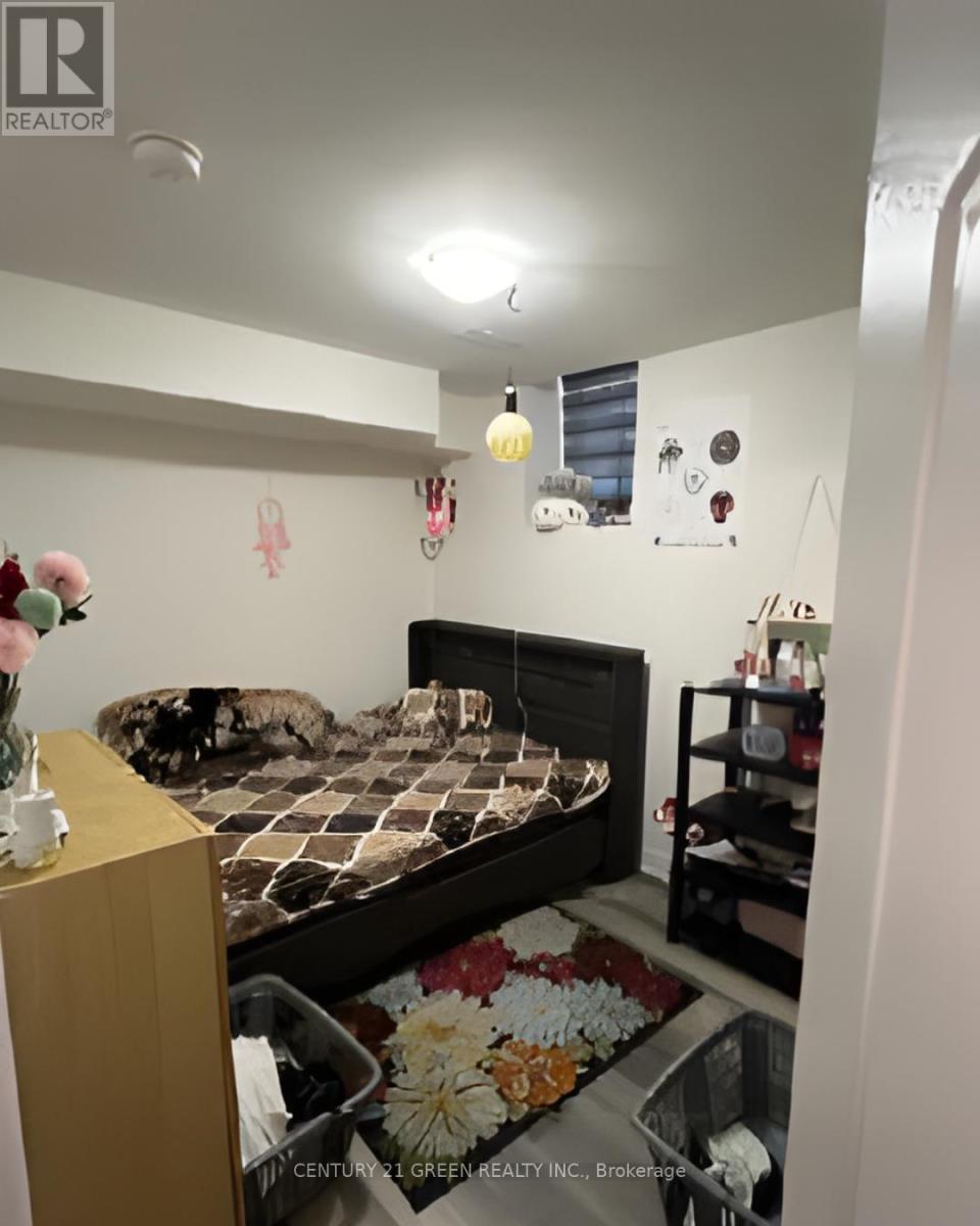 3943 Koenig Road, Burlington, Ontario  L7M 0Z8 - Photo 16 - W12614392