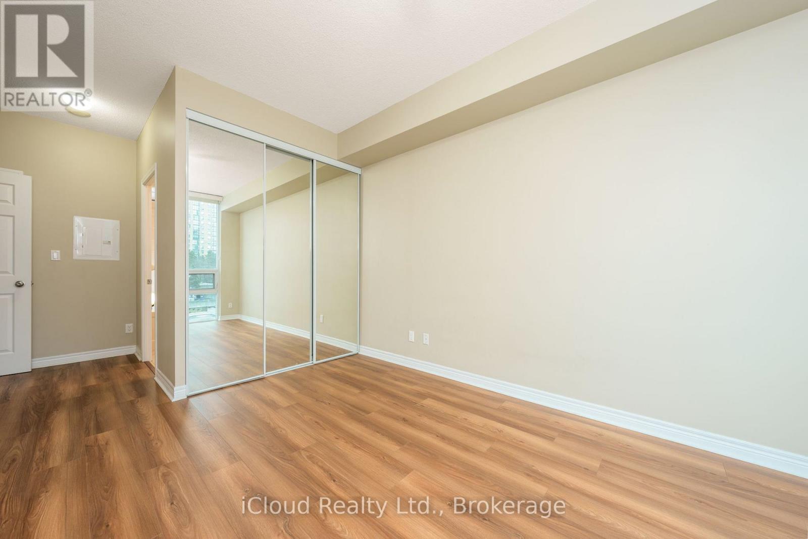 307 - 208 Enfield Place, Mississauga, Ontario  L5B 0G8 - Photo 27 - W12614408